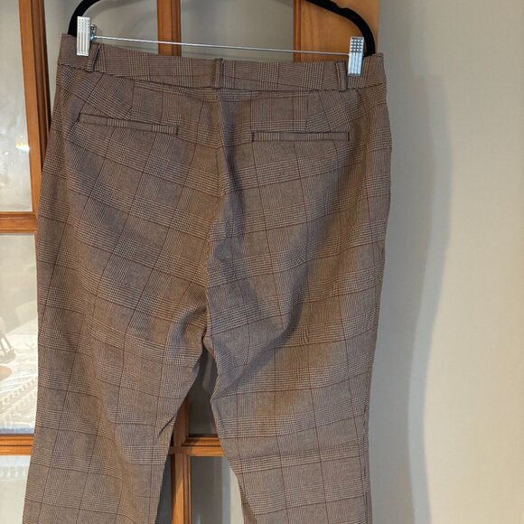 Banana Republic Women Sloan Curvy Fit SZ: 14 Brown/Camel plaid - Picture 7 of 13